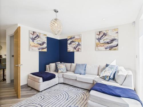 Royal Tunbridge Wells House | Modern Townhouse Sleeps 6