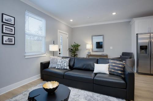 Talbot's Corner House | Modern Townhome, 10min to Downtown! 8min to Grand Ole Opry! Sleeps 8!