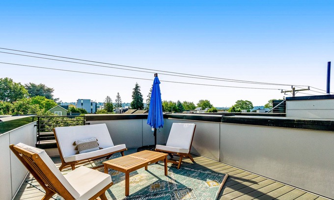 Ballard House | Modern townhome with rooftop deck & AC - walkable location