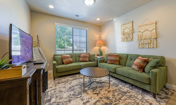 Sienna Hills House | Modern townhome with pool & hot tub, near parks & trails