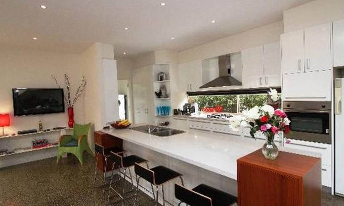 Ocean Grove House | Modern townhouse walking distance to main beach, river & local shops