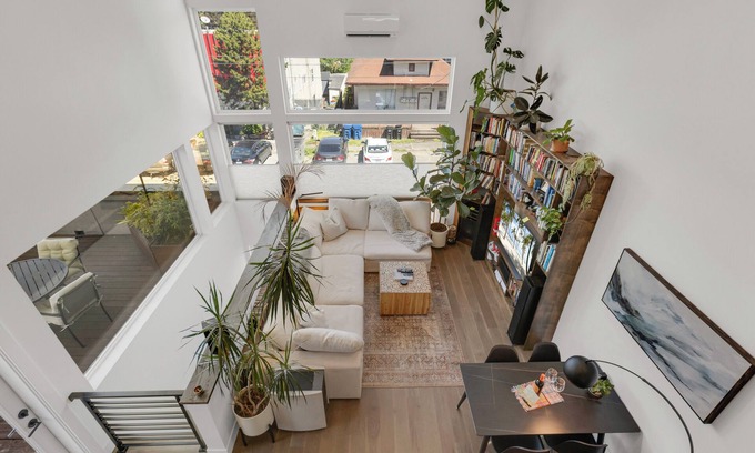 North Beacon Hill House | Modern Townhouse with Rooftop Patio