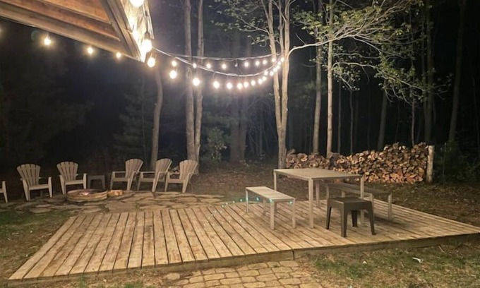 Merrillan Cabin | modern “treehouse” retreat for friends & family