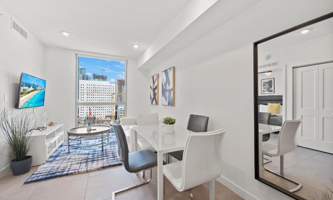 Overtown Apartment | Modern Unit Mins from Brickell With Free Parking