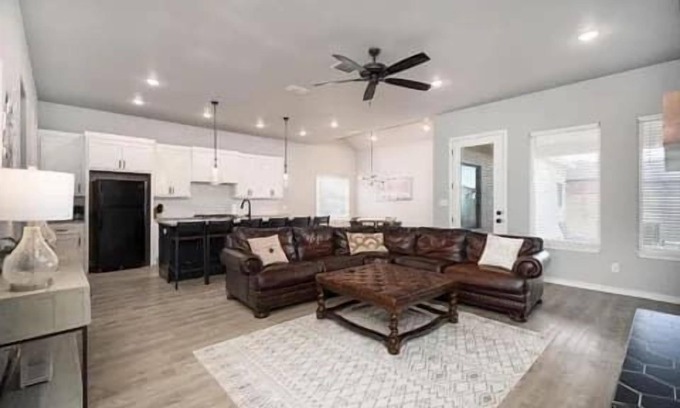 Lubbock House | Modern Uptown - 4BR 2BA - New Construction