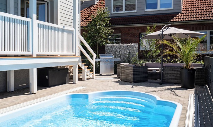 Alttechau Apartment | Modern vacation apartment with heated pool, balcony and terrace near the Baltic Sea