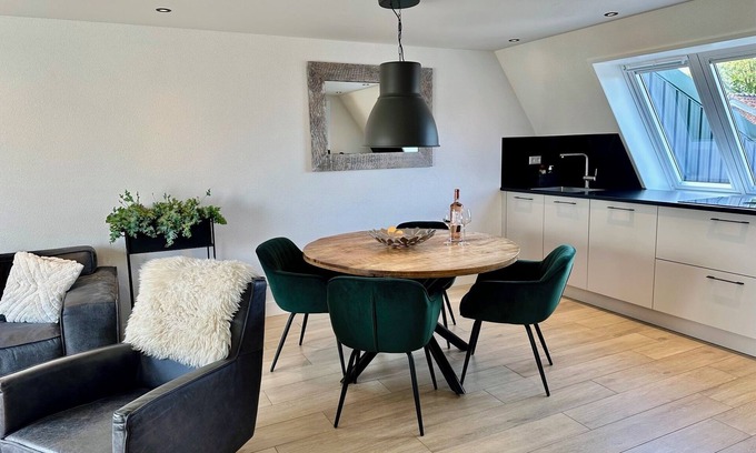 Limmen Apartment | Modern vacation apartment, bright and comfortable