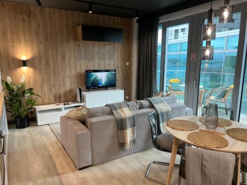 Srodmiescie Apartment | Modern Vero Apartments Yacht Park