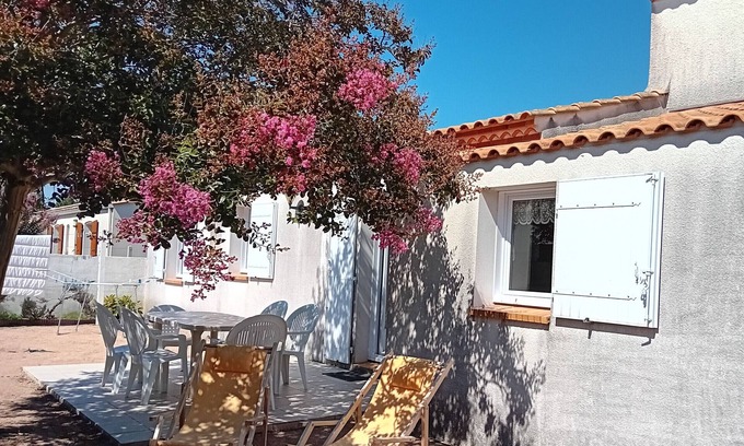 LʼAiguillon-sur-Mer House | Modern Villa with Sunny Terrace Near Beach & Shops - Pet Friendly