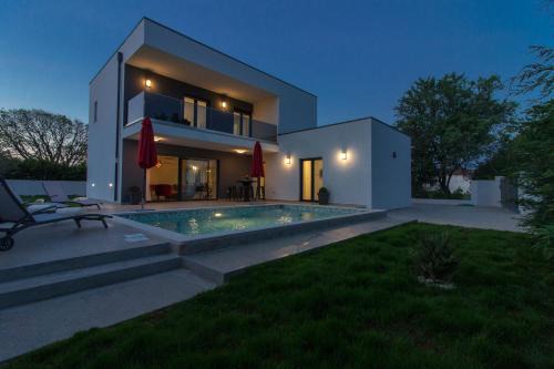 Liznjan Villa | Modern villa Ema with private pool near Pula and the beach