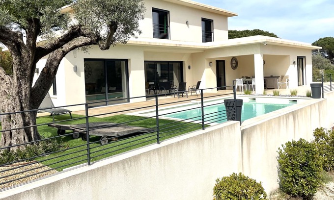 Les Brugassieres House | Modern Villa With Pool