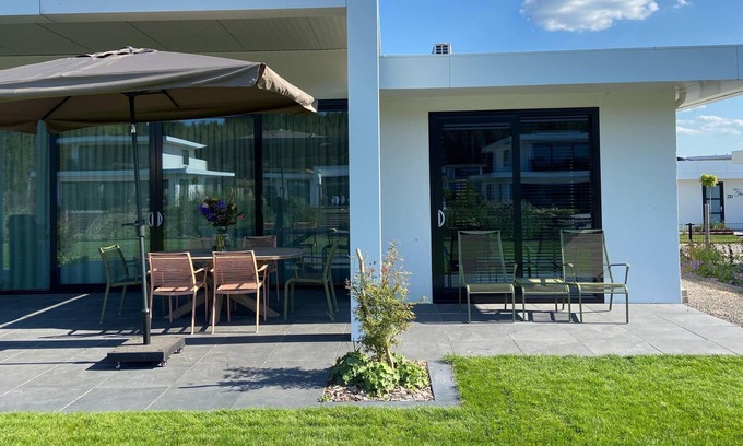 Zeewolde Villa | Modern villa in Harderwold with garden