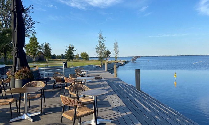 Zeewolde Villa | Modern villa in Harderwold with garden