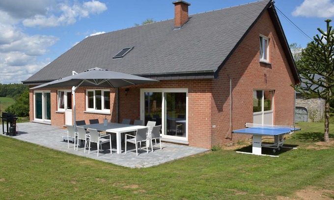 Wavreille Villa | Modern villa in Rochefort close to the horses
