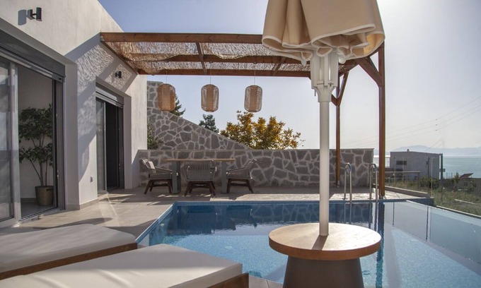 Aktio-Vonitsa Villa | Modern Villa! Perfect For a Family Getaway!