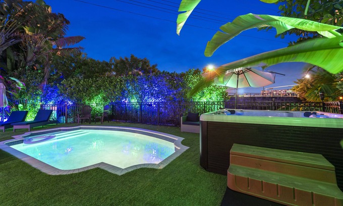 Miami Shores Villa | Modern Villa Perla - Private pool w access to the bay!