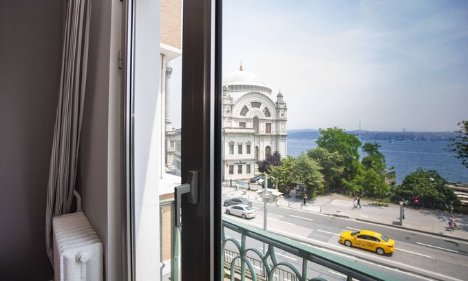 Kabatas Condo | Modern Waterfront Apt. with a Striking View