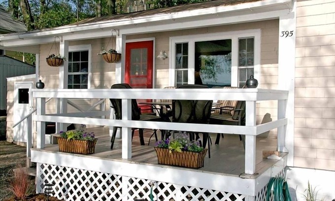 Town of Milo Cottage | Modern waterfront cottage on Keuka Lake - close to Penn Yan & Finger Lakes wine!