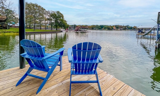 Enchanted Oaks House | Modern waterfront home with beautiful cove views, kayaks, grill, firepit & dock