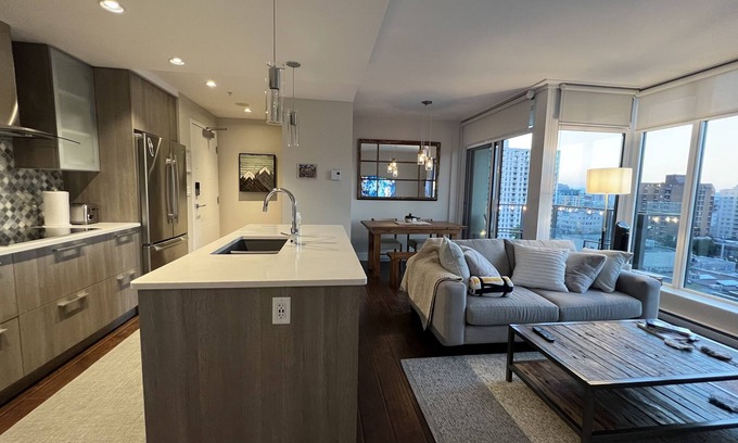 Harris Green Condo | Modern west coast designed condo with secured parking