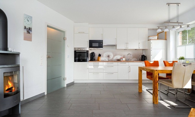 Greetsiel Apartment | Moderne Ferienwohnung in Direkter Nähe zu den Zwillingsmühlen