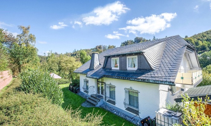 Schwalefeld Apartment | Moderne Ferienwohnung am Wald in Schwalefeld
