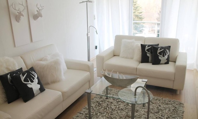 Lam Apartment | Moderne Fewo mit geräumigen Sonnenbalkon und Sauna im Hau
