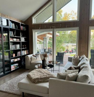 Alta Villa | Moderne villa med badstu og privat parkering med el lader