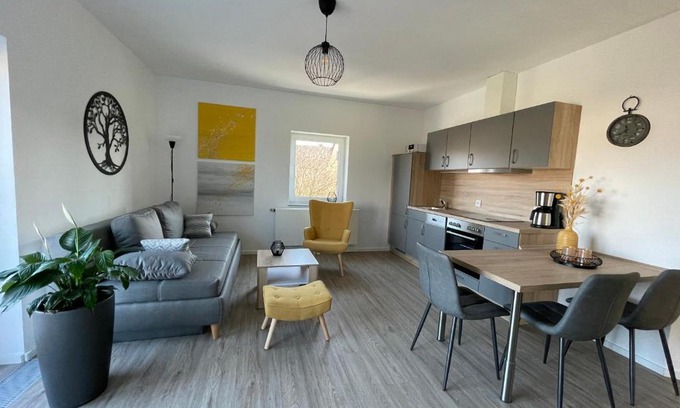 Bernsdorf Apartment | Moderne Wohnung mit Balkon inmitten der Lausitz