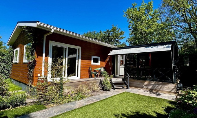 Sint Maartensvlotbrug House | Modernes Chalet im Park Campanula mit Schönem Garten mit Privatsphäre, 2 Personen, Wlan, Haustier Wilkommen