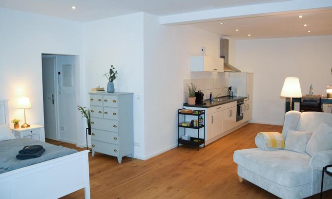 Gernsbach Apartment | Modernes Studio Appartement mit Leseecke