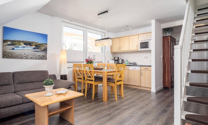 Zingst Apartment | Modernly furnished 4-room apartment in beach location