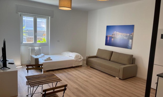 Municipio 2 Apartment | Moderno Home