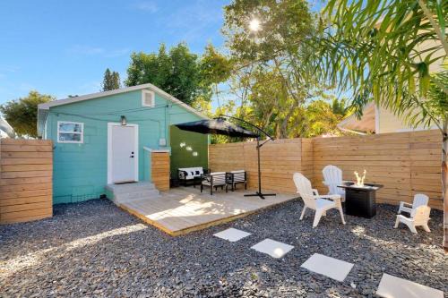 Lake Worth Villa | ModernTropic 2bd/1ba Near Beach w/fence yard/deck