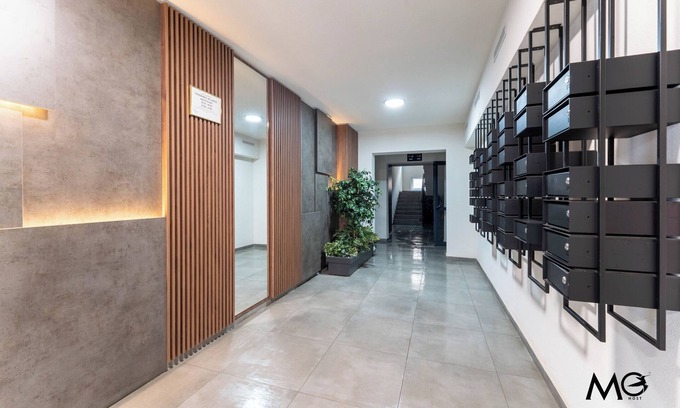 Tractorul Apartment | MoHost Sabina - Luxury with Balcony