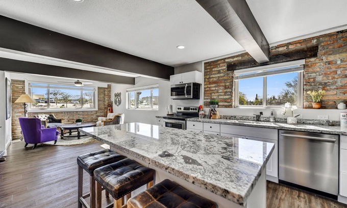 Desert View Village House | MOHvr6 Garden Casa On over 1 Acre