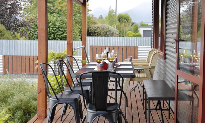 Te Anau House | Mokonui Cottage - Te Anau Holiday Home
