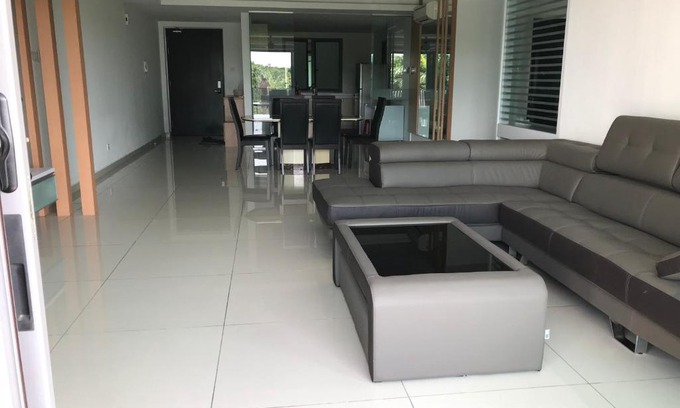Taman Molek Apartment | Molek Pine 3