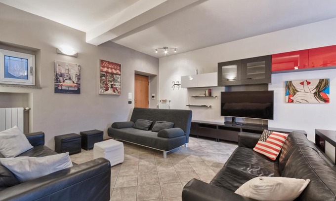 Roman Quarter Apartment | Moleloca - San Tommaso Apartment