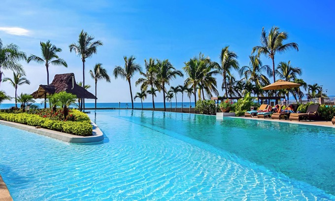 Emiliano Zapata Condo | Molino De Agua Luxury Apartment, Palms, Pool & Paradise