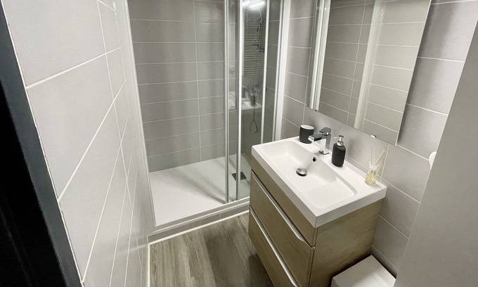 Cognac Apartment | Mon Charmant Cognac Grand Studio Hyper Centre Cognac