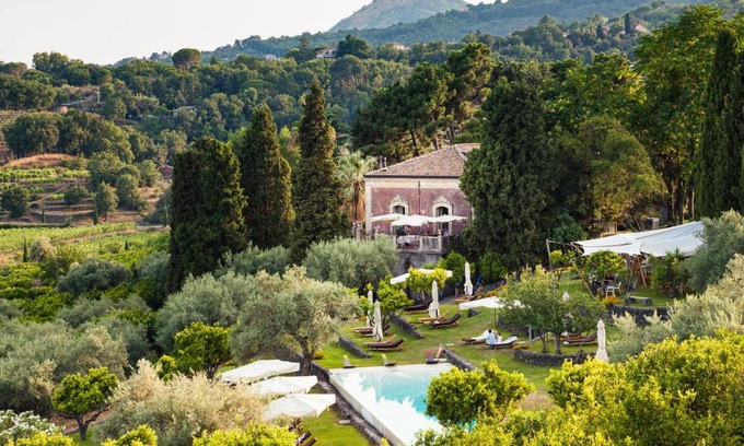 Zafferana Etnea Hotel | Monaci delle Terre Nere