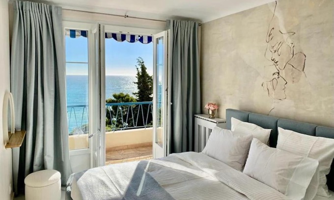 Roquebrune-Cap-Martin Apartment | Monaco One bedroom apartment with Panoramic sea view