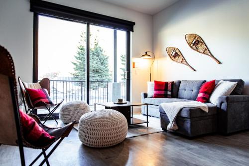 Revelstoke House | Monashee Sunshine - Condo with Private Hot Tub
