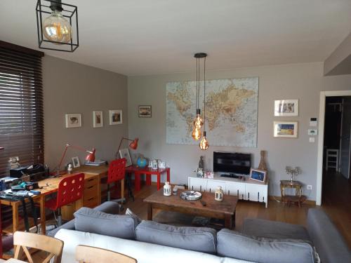 Wezembeek-Oppem House | Monastery Garden - nice appartment with 1 double room and 2 single rooms - children welcome - 20 min center Brussels