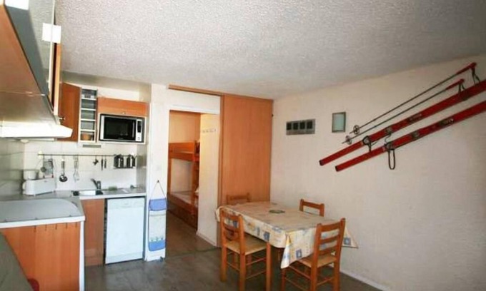 La Mongie Apartment | MONGIE 6 PEOPLE FOOT OF TRACKS + PARKING COVERED