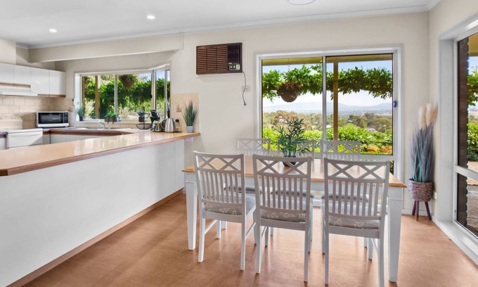 Mansfield House | Monkey Gully Retreat - Mansfield - Sleeps 9