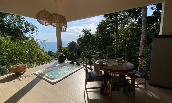 Dominical Apartment | Monkey house, in the middle of the jungle with amazing ocean viewn