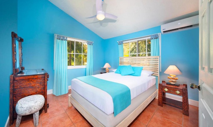 Sandy Bay House | Monkey Lala Apartments