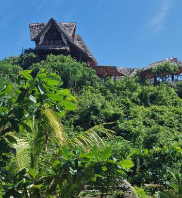 Unguja City Cabin | MONKEY MOUNTAIN LODGE